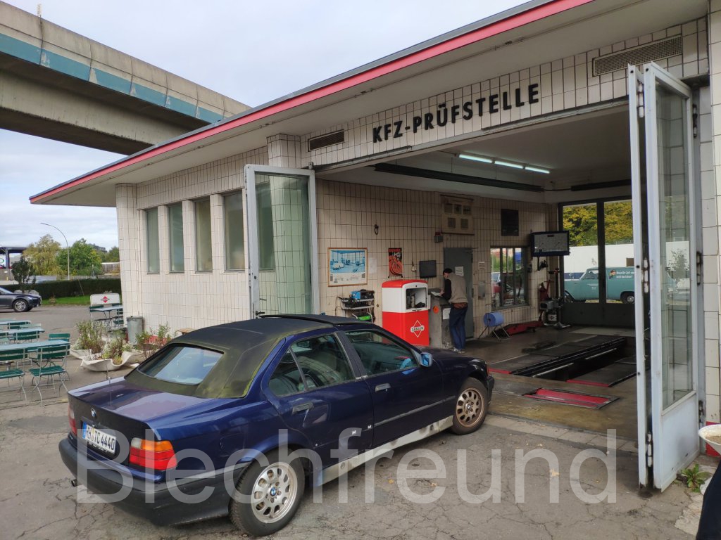 TÜV / HU Oldtimer Tankstelle